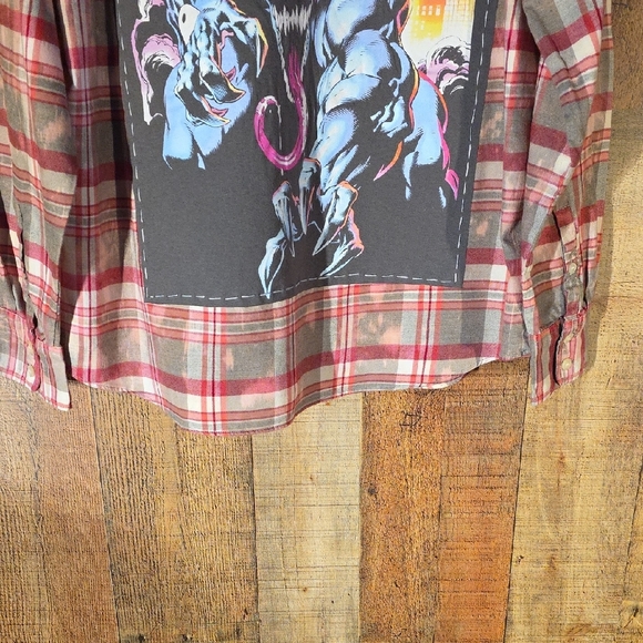 Venom Marvel Comics Graphic Plaid Button Down Shirt - Picture 6 of 6